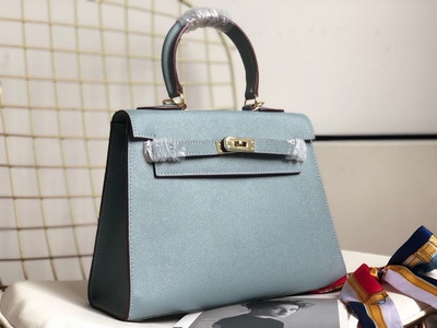 Hermes Handbags 526